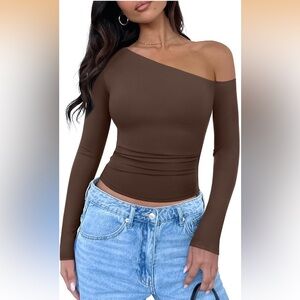 NWT ReoRia Brown Double Lined Off-Shoulder Long Sleeve Top